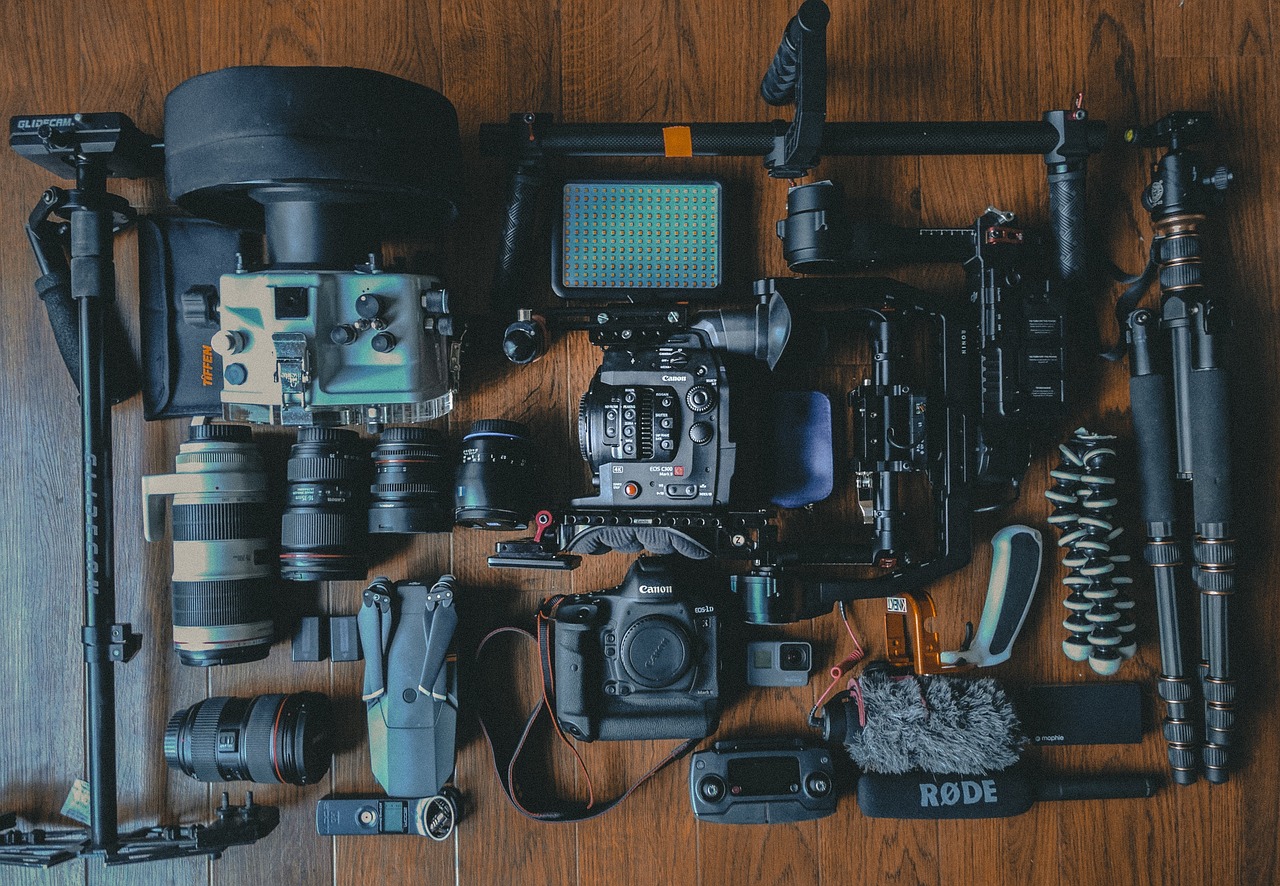 camera, gear, photoshoot-2589654.jpg